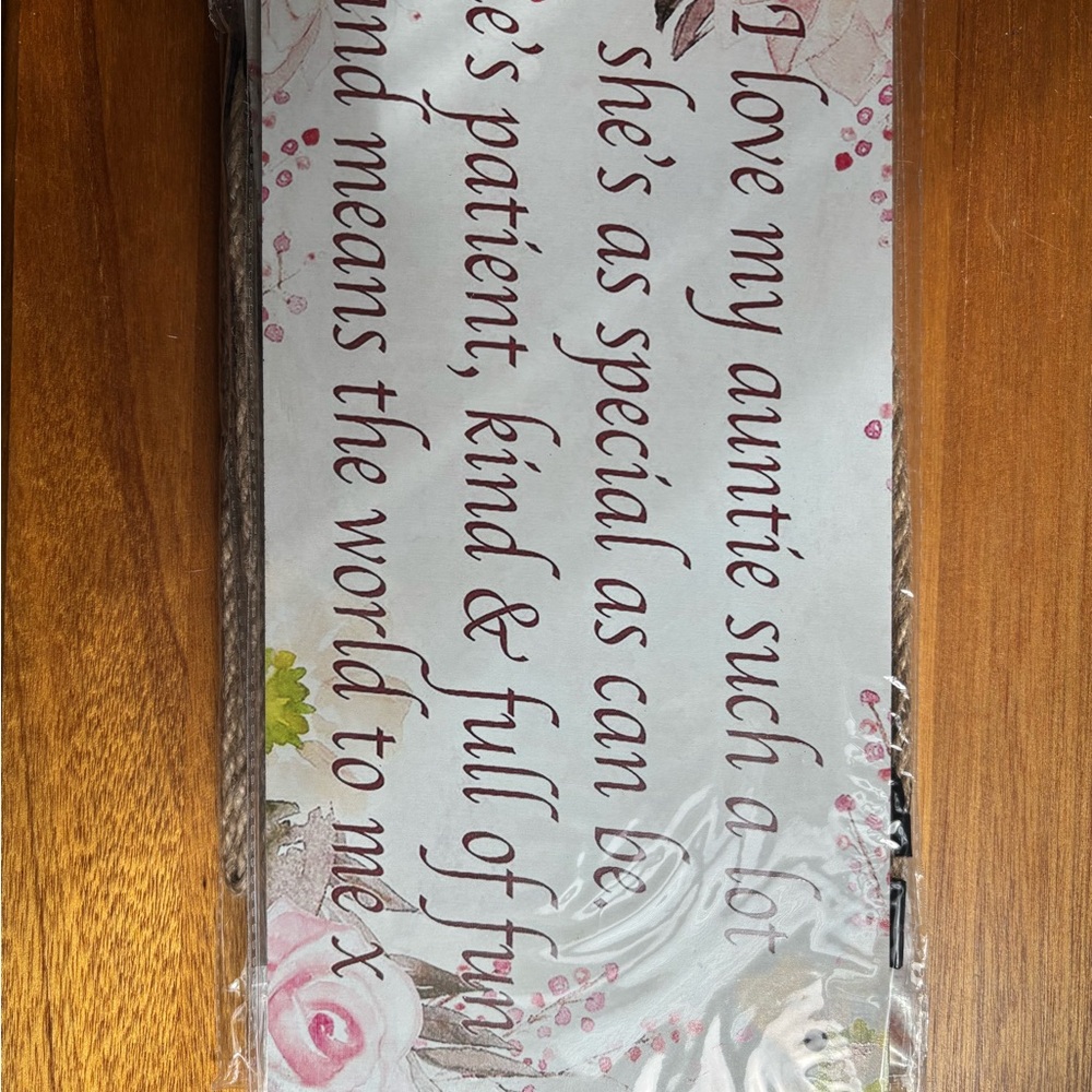 “I Love My Auntie” Floral Wooden Hanging Sign – Heartfelt Gift Plaque